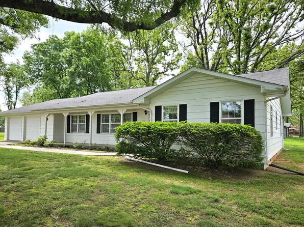 716 E Kirkwood Drive, Aurora, MO 65605