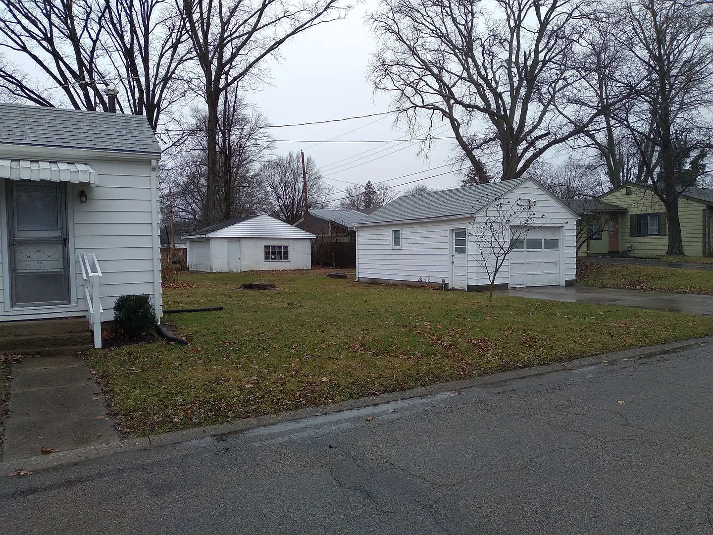 3 bedroom — Photo 2