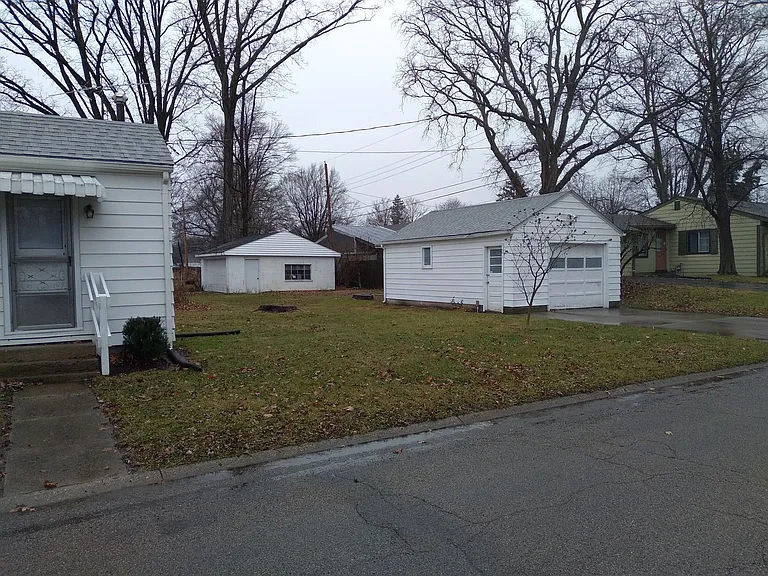 3000 W Devon Rd — Photo 2