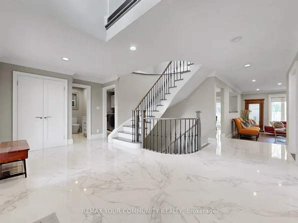 186 Wigwoss Dr, Vaughan, ON L4L 4H2