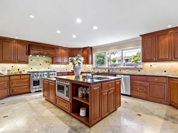 945 Reed Ave, Sunnyvale, CA 94086