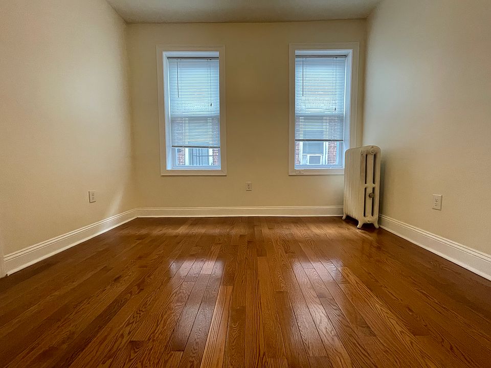 2nd image of 102-06 Kennedy Blvd #25E