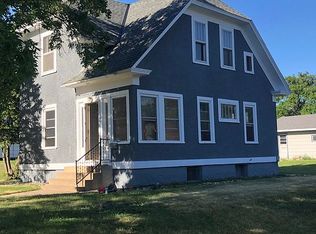 1533 3rd Ave, Windom, MN 56101