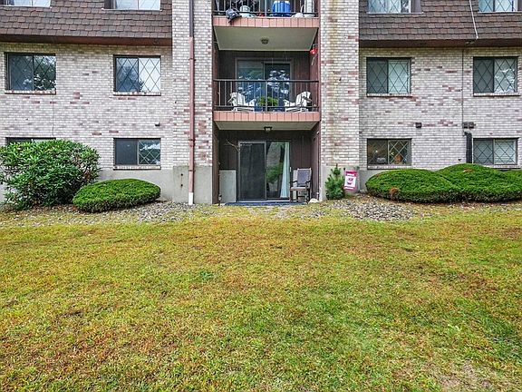 2nd image of 5 Greenbriar Dr APT 107