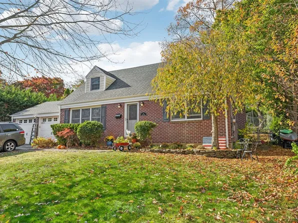 17 Clare Drive, East Northport, NY 11731