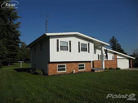 Gorgeous yard in summer.