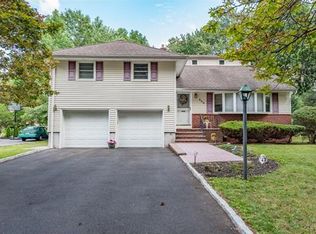 220 Denman Rd, Cranford, NJ 07016