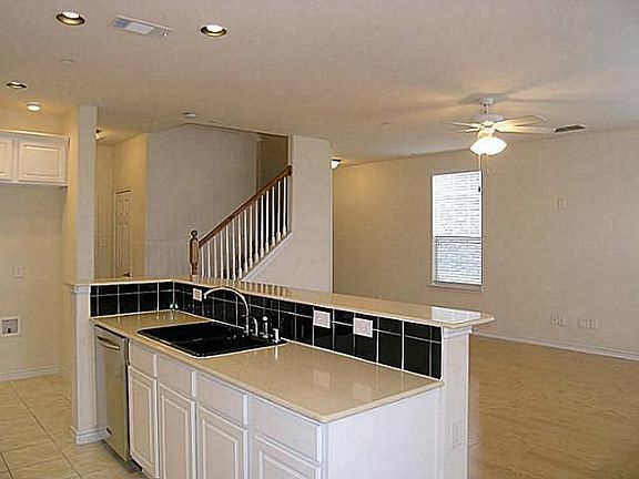5th image of 6221 Texana Way