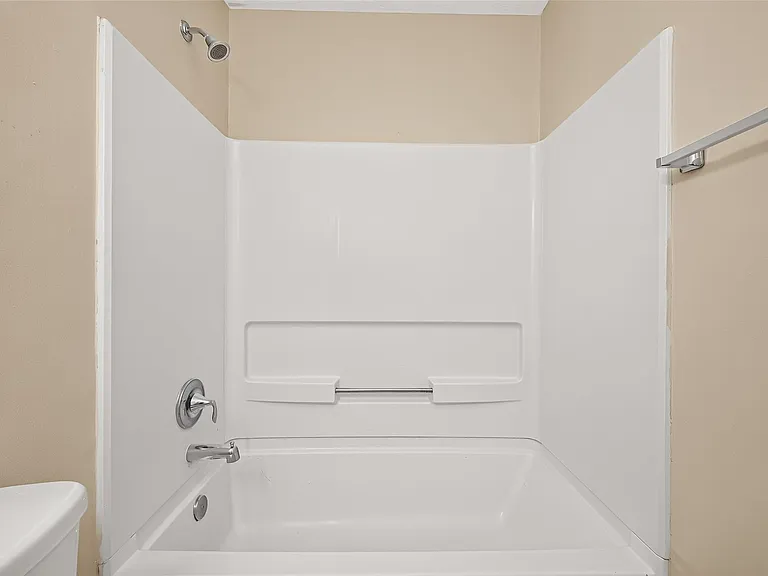 18174 Woodsdale Ct — Photo 19