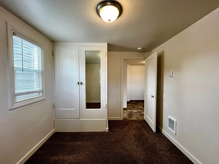904 & 906 W Tieton Dr — Photo 10