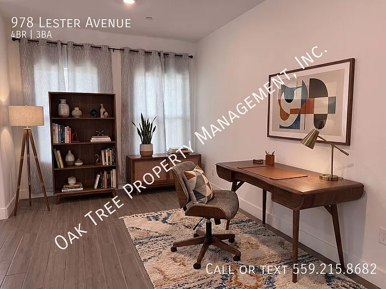 978 Lester Ave — Photo 2