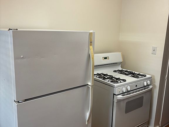 3rd image of 4021-23 Shasta St #4021