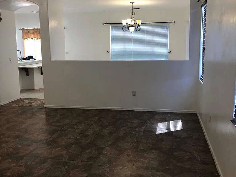 S Warner Dr — Photo 4