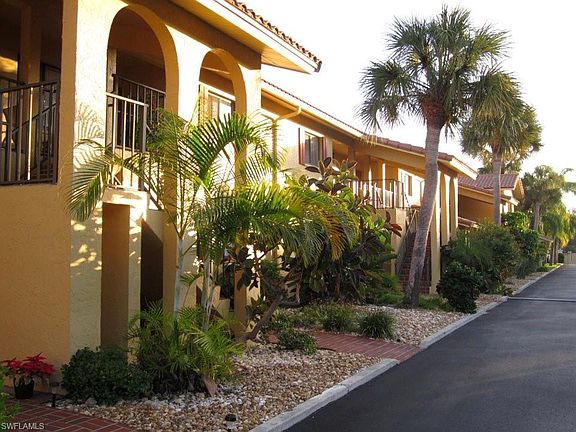 3rd image of 9871 Citadel Ln Unit 201