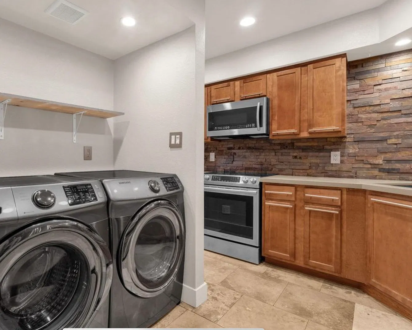 2 bed, 1053 sqft, $2,500 — Photo 3