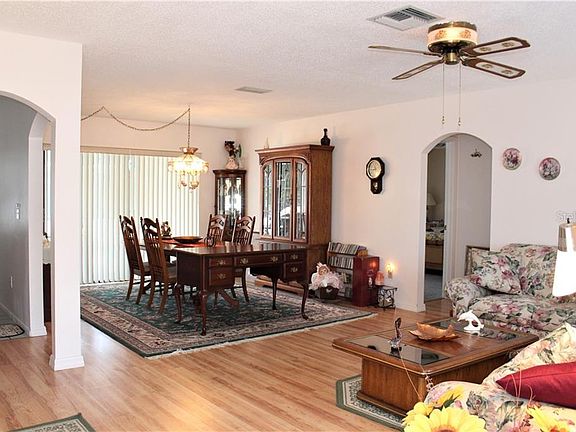 3rd image of 1214 Jambalana Dr