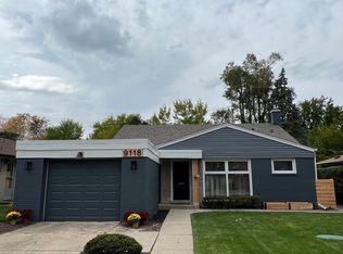 9118 Tripp Ave, Skokie, IL 60076