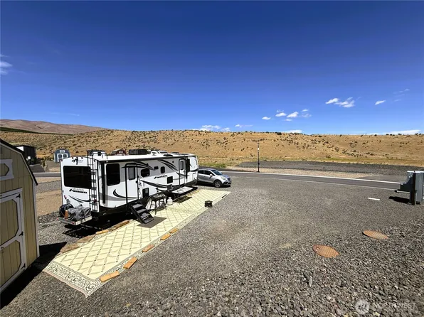 1769 Naches Wenas Rd #140, Selah, WA 98942