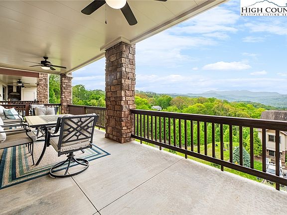 3rd image of 214 Vistas Way #1A