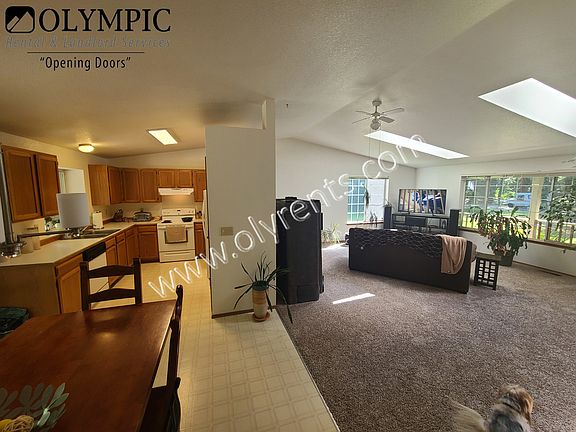 002 Living & Kitchen (1)_08092021