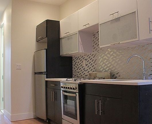 2nd image of 263 Clifton Pl APT 4