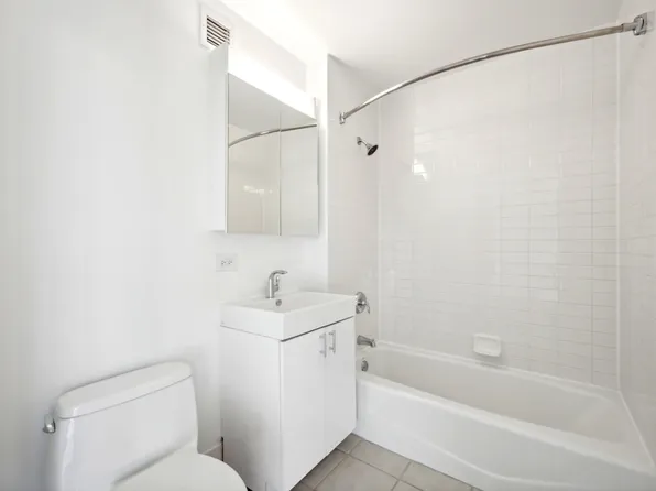 888 Main Street image 6 of 39