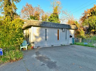 524 NW C St, Grants Pass, OR 97526