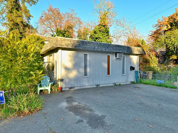 524 NW C St, Grants Pass, OR 97526