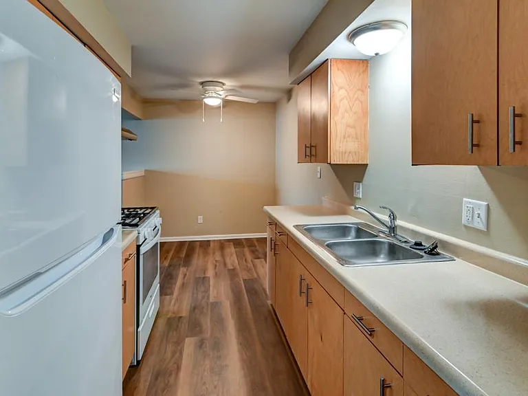 112 W Klubertanz Dr #2 — Photo 14