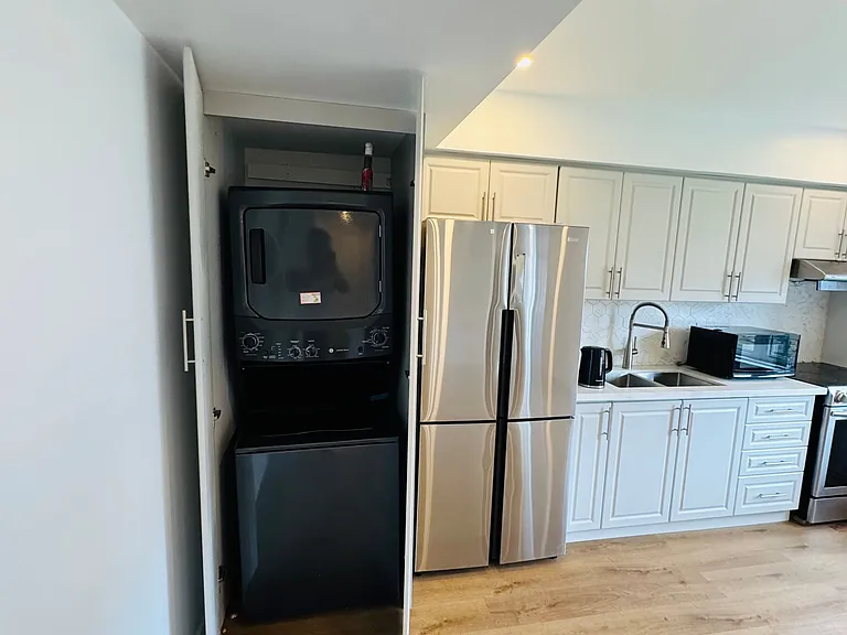 30 Rowley St #LOWER — Photo 6