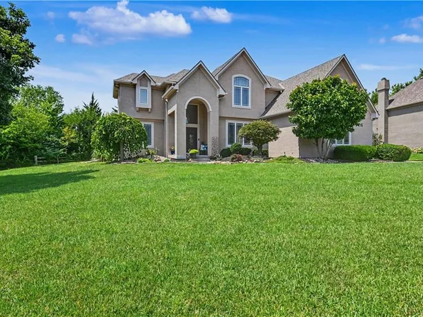 16420 Rosewood St, Overland Park, KS 66085