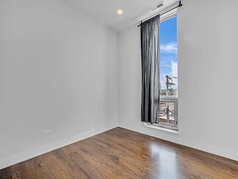 2353 N Seeley Ave #3S — Photo 14