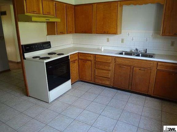 3rd image of 34 S Sylvan St