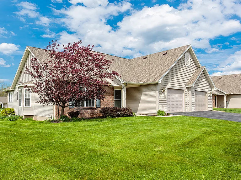 Hickory Hollow Senior Townhomes — Photo 20