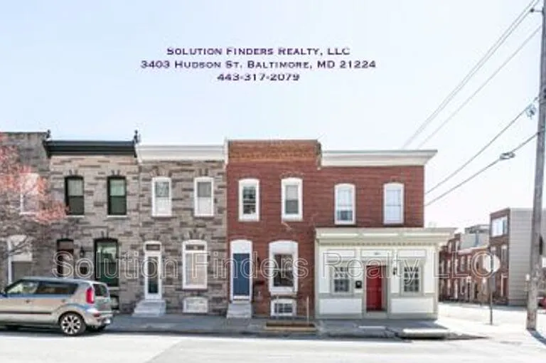 3403 Hudson St — Photo 1
