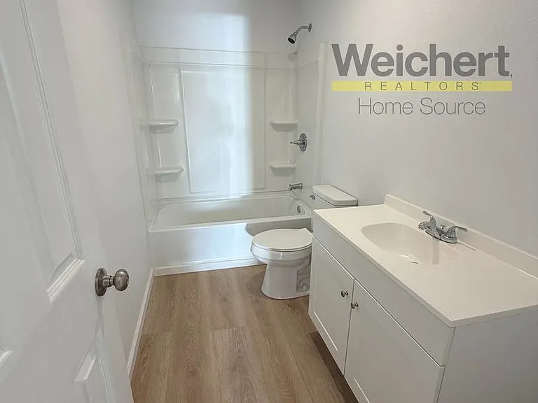 1205 W Hunt St — Photo 7