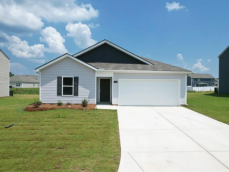 576 Fox Den Cir — Photo 1