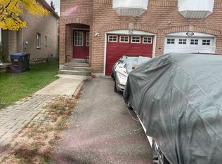 62 Weather Vane Ln, Brampton, ON L6X4R5