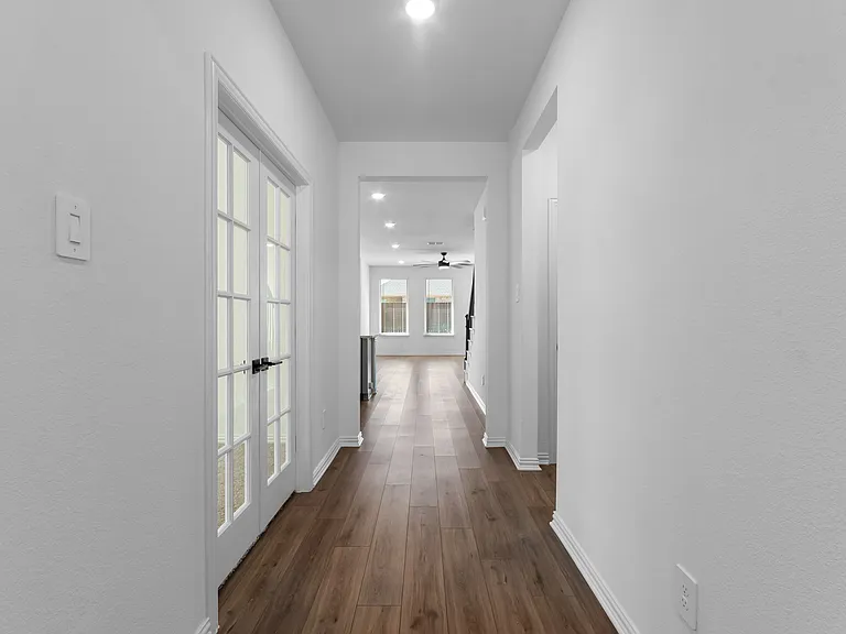 1227 Stockton Trl — Photo 2
