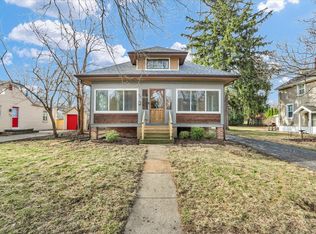 809 W John St, Champaign, IL 61820