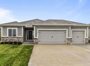 201 SW Davenport Rd, Blue Springs, MO 64014