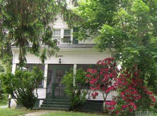 401 Pine St, Freeport, NY 11520