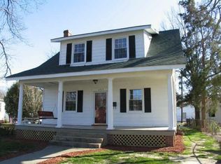 207 Richmond Ave, Colonial Heights, VA 23834