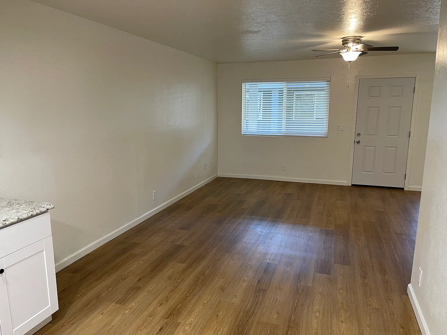 2 bed, 800 sqft, $1,250 — Photo 4