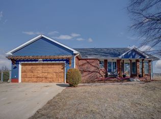 109 Deer Ridge Dr, Pleasant Hill, IL 62366