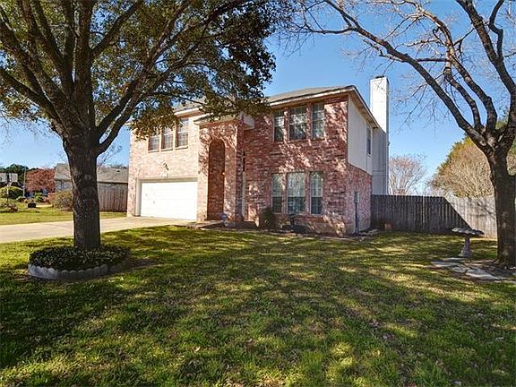 2nd image of 2105 Heather Dr