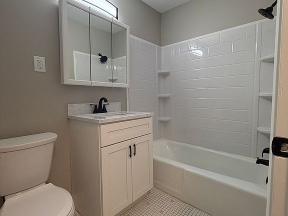 2nd image of 625 E 3rd St APT 8
