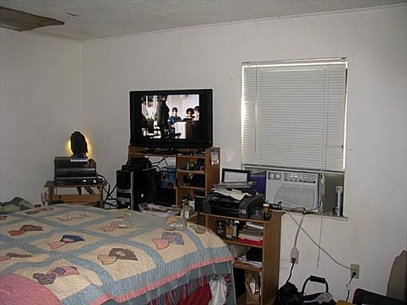 4th image of 4605 Crenshaw Ave
