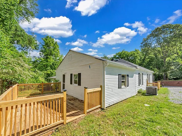 231 Jordan St — Photo 13