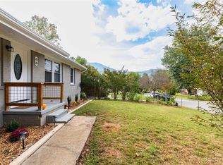 66 Pleasant Ridge Dr, Asheville, NC 28805